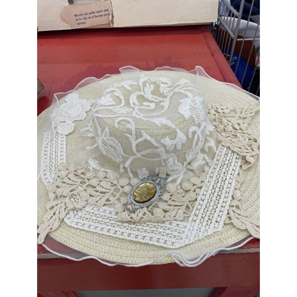 Elisa Cavaletti Italy Handcrafted Lace Embellished Straw Hat 100% Paglia Cottage - Picture 4 of 10